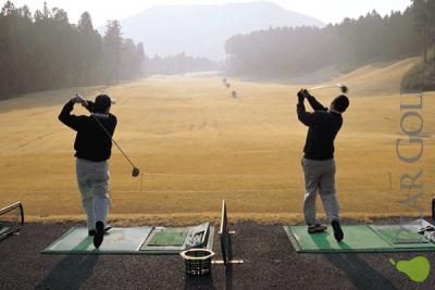 要練球最好的環境就是單層球和人草墊子/Range ball does matter for your golf club！